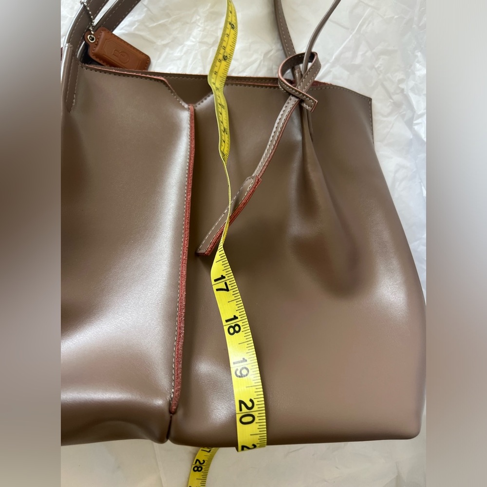 NWOTS Leather Tote Bag NWOTS - Picture 13 of 16
